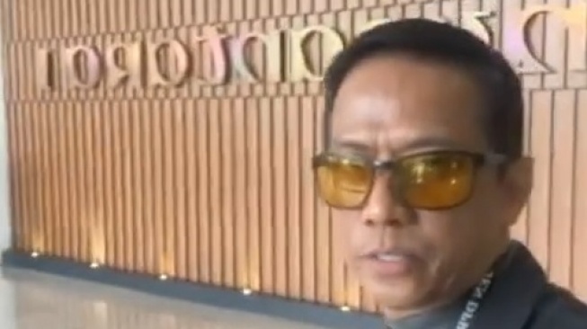 Penampilan Doddy Sudrajat jemput Mayang di Gedung DPR RI (TikTok)