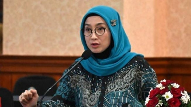 Desy Ratnasari Lulus S3 Apa? Pendidikan Menterengnya Bikin Anggota Dewan Lain Kena Sindir