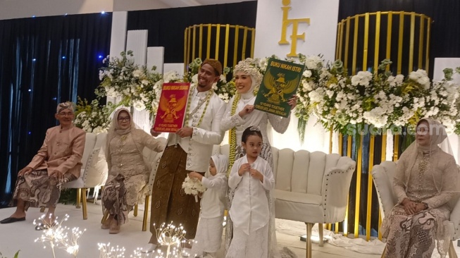 Fitri Tropica dan Irvan Hanafi di Kemang, Jakarta Selatan pada Sabtu (14/9/2024). [Suara.com/Rena Pangesti]