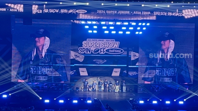 Eunhyuk Super Junior di konser Super Show Spin off: Halftime 2024 di Beach City International Stadium, Ancol, Jakarta Utara pada Sabtu (14/9/2024) [Suara.com/Rena Pangesti]