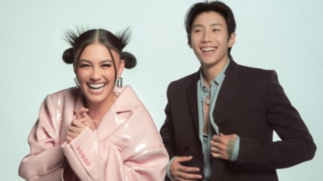 Masuk Billboard, Agnez Mo Rilis Remix 'Party in Bali' Bareng Jay Park