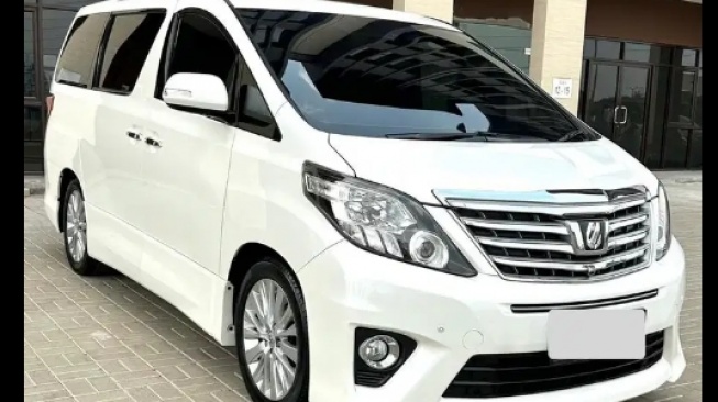 Toyota Alphard 2014 (OLX)