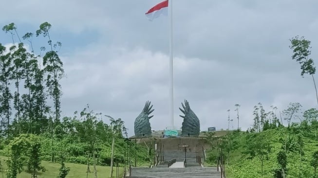 Taman Kusuma Bangsa di Kota Nusantara, ibu kota baru Indonesia berlokasi di Kecamatan Sepaku, Kabupaten Penajam Pase Utara, Provinsi Kalimantan Timur, salah satu area yang dapat dikunjungi masyarakat umum (ANTARA/Nyaman Bagus Purwaniawan)