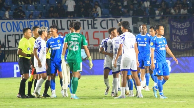 Persib Kalahkan PSIS, Bojan Hodak Puji Kerja Keras Pemainnya