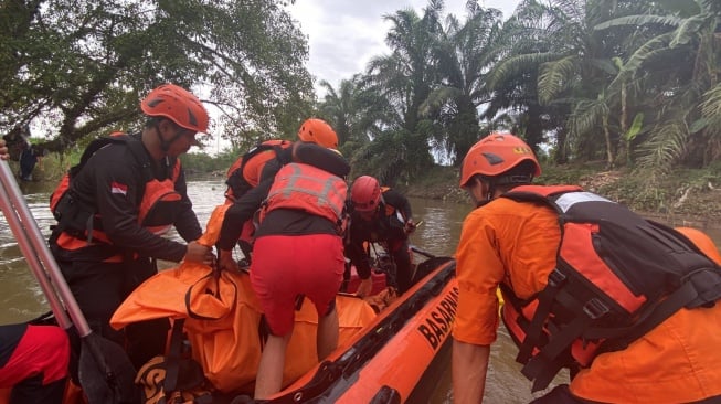 Bocah SD Hanyut di Sungai Tembung Ditemukan Tewas