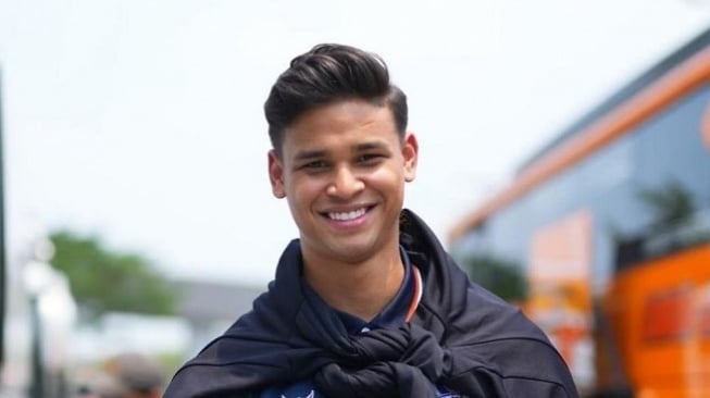 Pemain keturunan Indonesia, Irfan Fandi sudah tiba di Bandung jelang membela klub Thailand, Port FC menghadapi Persib Bandung. [Dok. IG Irfan Fandi]