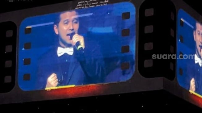 Emil Dardak dalam konser Kahitna di JCC, Jakarta Pusat pada Selasa (17/9/2024). [Suara.com/Rena Pangesti]