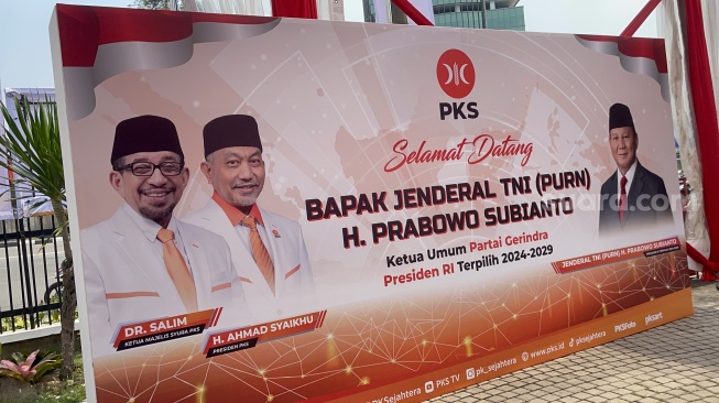 Spanduk Sudah Terpasang, Prabowo Mendadak Absen di Rapimnas PKS, Ada Apa?