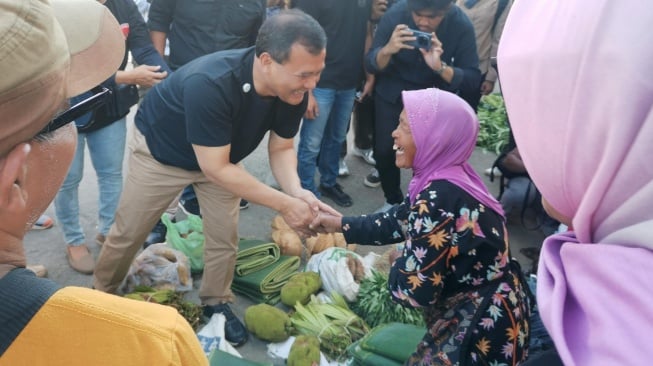 Ahmad Luthfi Blusukan ke Pasar Karangpandan, Gagas Klaster Bakul Pasar Online, Apa Itu?