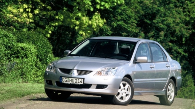 Mitsubishi Lancer 2003-2005. (Favcars)