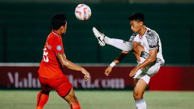 Duel Malut United vs Bali United dalam matchday keenam BRI Liga 1 2024/2025 di Stadion Sultan Agung, Bantul, Sabtu (21/9/2024). [Dok. Bali United]