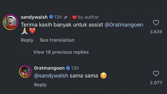 Sandy Walsh dan Ragnar Oratmangoen berkelakar terkait FIFA akhirnya menganggap gol Timnas Indonesia ke gawang Arab Saudi adalah milik bek sayap kanan tersebut. [Dok. Tangkapan layar IG perspectivefootball.id]