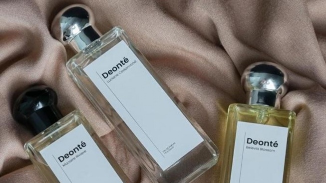 Rekomendasi parfum pria yang wangi dan bikin tambah pede di hadapan wanita. [Suara.com/dok]