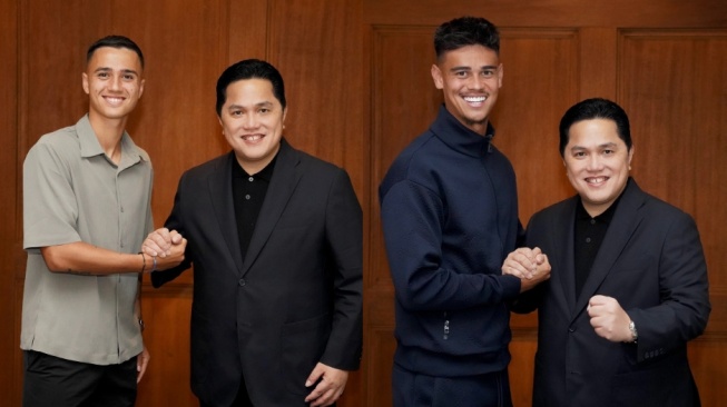 Ketum PSSI, Erick Thohir Saat Berjumpa dengan Eliano Reijnders (Kiri) dan Mees Hilgers (Kanan). (instagram.com/@erickthohir)