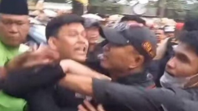 Ricuh Usai Pengundian Nomor Urut Pilkada Palembang, Anggota Polisi Ditikam