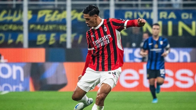 Gelandang AC Milan keturunan Indonesia, Tijjani Reijnders membawa timnya menang 2-1 atas Inter Milan dalam lanjutan Serie A 2024/2025 di Stadion San Siro, Milan, Senin (23/9/2024) dini hari WIB. [Dok. IG TIjjani Reijnders]