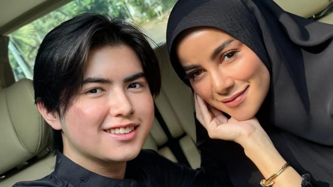 Potret Sean Alexander dan Olla Ramlan (Instagram/seanmikaelalexander)