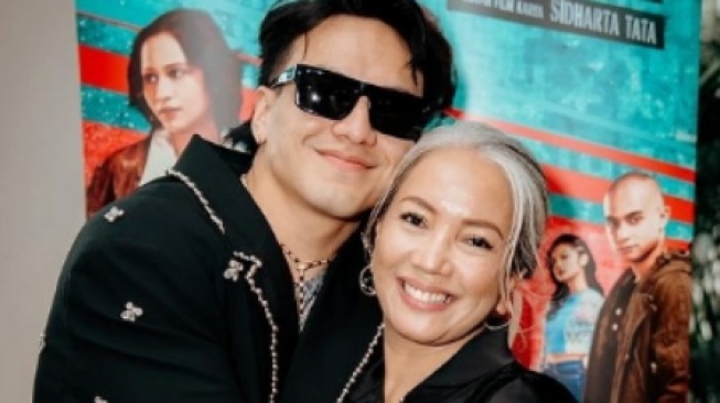 Jefri Nichol Mesra Sama Cewek Baru, Ibunya Malah Bareng Sang Mantan