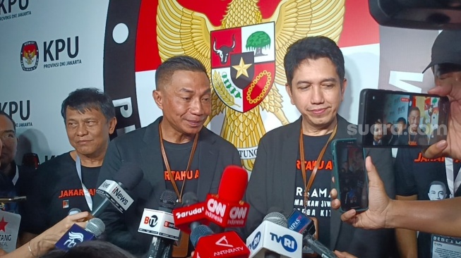 Ternyata Ini Arti Tulisan 'Jakartaku Aman' Berwarna Oranye di Baju Dharma-Kun