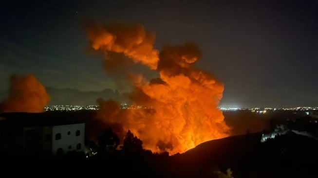 Serangan udara Israel menghantam Lebanon. (Suara.com/twitter @sahouraxo)