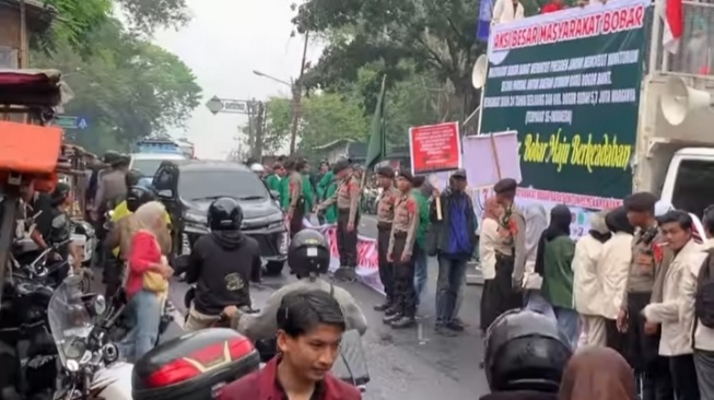 Jalan Raya Depan Kampus IPB Macet, Warga Minta Pemekaran Bogor Barat ke Jokowi