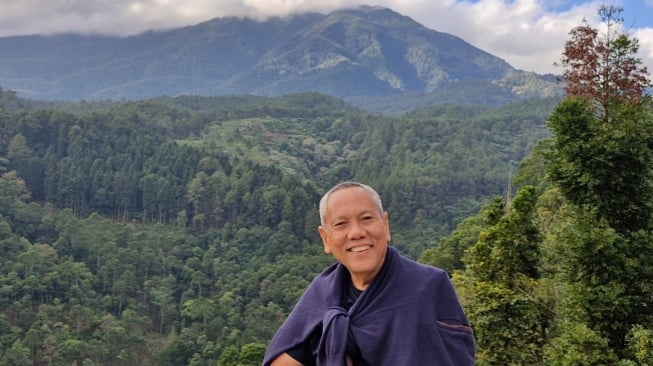 Prof Tjandra Yoga Aditama, Direktur Pasca Sarjana Universitas YARSI. (Dok. Pribadi)