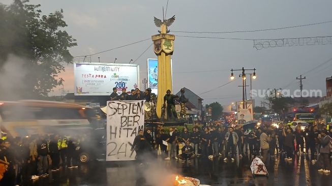 Aksi Tutup Jalan Solo-Jogja Hingga Malam, Mahasiswa Soloraya Tuntut Pemerintah Tuntaskan Kasus HAM