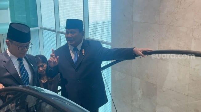 Menhan sekaligus Presiden terpilih Prabowo Subianto saat menghadiri rapat di DPR RI. (Suara.com/Bagaskara)