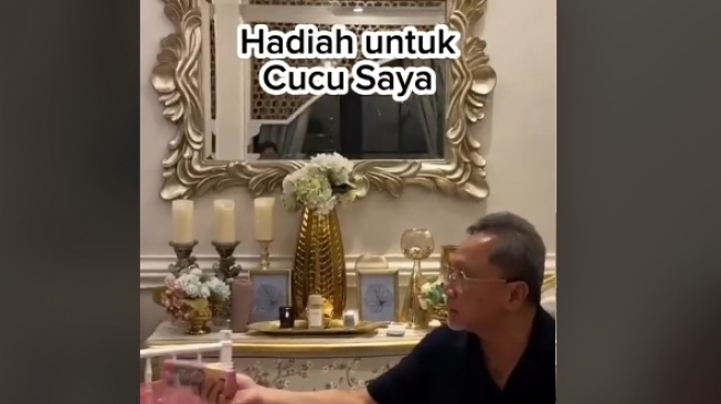 Zulhas Pamer Bergepok-gepok Uang buat Hadiah Ultah Cucu, Netizen Tiba-tiba Ingat Kasus SYL, Kenapa?