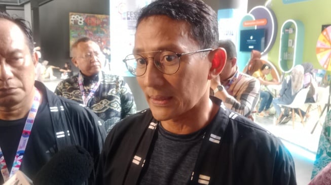 Tanggapi Masalah Hosting Fee MotoGP Mandalika 2024, Menparekraf Pastikan Sudah Beres