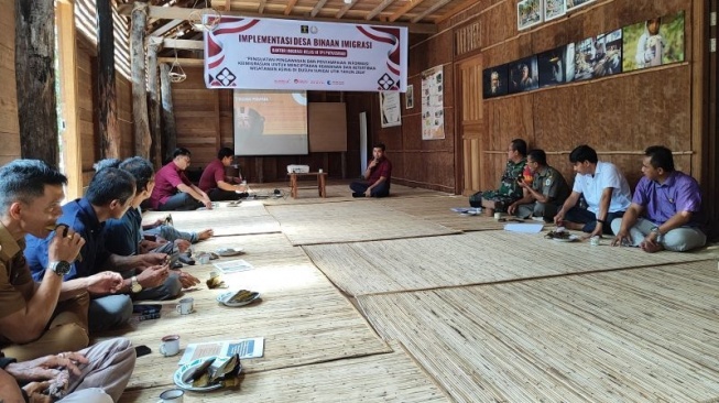 Wisatawan Asing Serbu Sungai Utik, Imigrasi Gandeng Warga Perketat Pengawasan