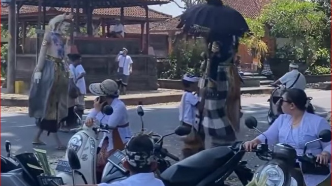 Tradisi Ngelawang: Melihat Lebih Dekat Kearifan Lokal Bali di Hari Raya