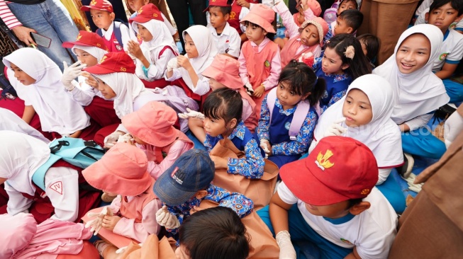 Uji Coba Makan Siang Gratis di Sulsel Rp25 Ribu Per Porsi