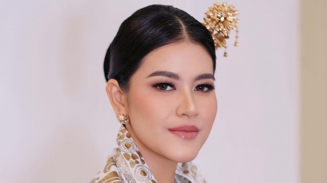 Intip Bisnis Kecantikan Kahiyang Ayu, Jual Produk Penghilang Bau dari Ujung Rambut hingga Kaki