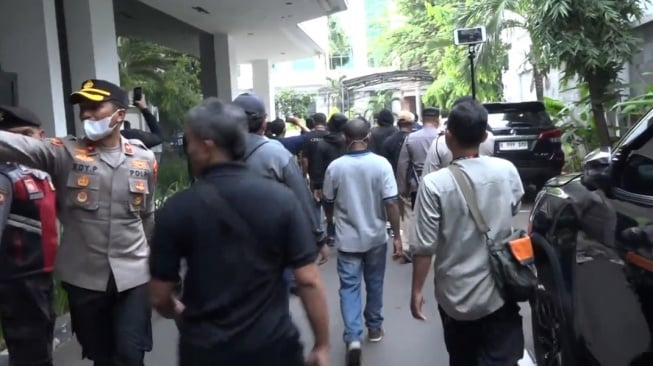 Tangkapan layar- Sekelompok massa melakukan aksi premanisme dan membubarkan paksa acara 'Silaturahmi Kebangsaan Diaspora Bersama Tokoh dan Aktivis Nasional' di sebuah hotel kawasan Jakarta Selatan pada Sabtu (28/9/2024) pagi. 