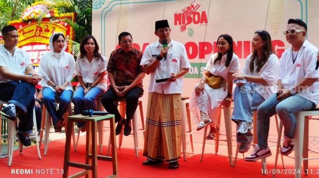 Menparekraf Sandiaga Uno saat menghadiri Grand Opening Misoa Story di Kawasan Pasaraya Blok M, Jakarta, Senin (16/9/2024). (Suara.com/Ririn Indriani)