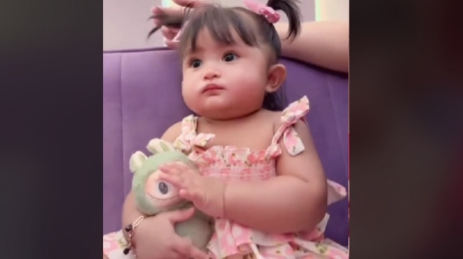 Baby Cunda dan Labubu. (TikTok)