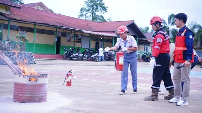 ANTAM Berikan Progam ARAHAN Pada SMAN 1 Tanya Hilir