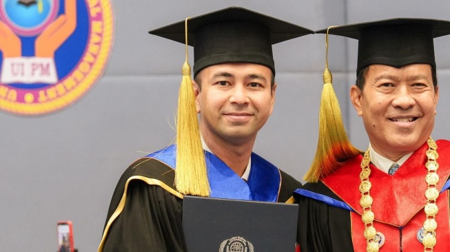 Raffi Ahmad dapat gelar kehormatan dari Universal Institute of Professional Management (UIPM) (Instagram/raffinagita1717)