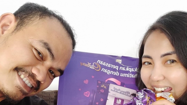 5 Potret Edwin Agustinus Ray Bareng Istri,  Kakak dan Ipar Nikita Mirzani Kompak Bertato