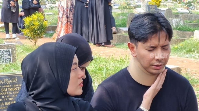 Sonny Septian Kenang Momen Terakhir Ibunya: Baru Ketawa-Ketawa, Kok Udah Gak Ada