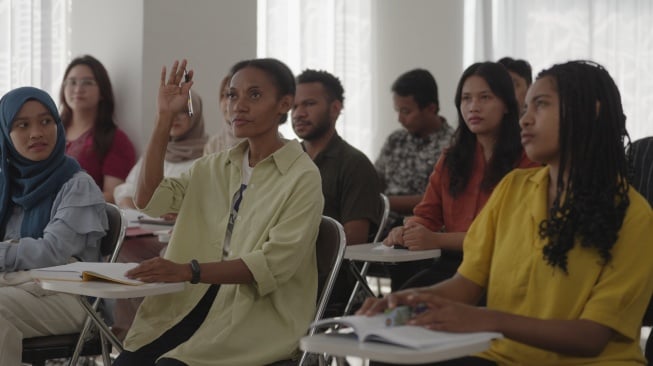 Membuka Jalan Pendidikan Papua dan 3T lewat Program ADEM dan ADik