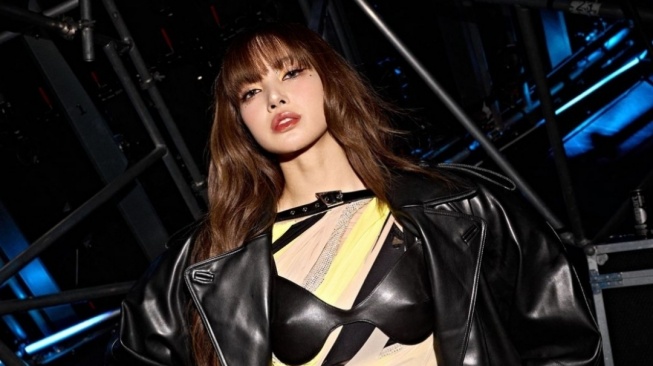 Seksi dan Edgy! Intip Penampilan Debut Lisa BLACKPINK di Global Citizen Festival