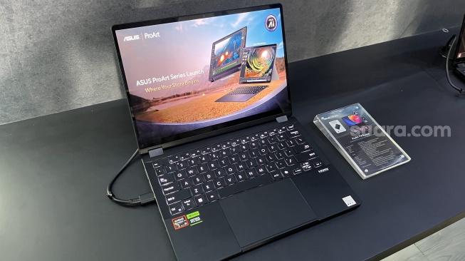 Laptop Asus ProArt PX13 resmi dikenalkan ke Indonesia pada Senin (30/9/2024). [Suara.com/Dicky Prastya]