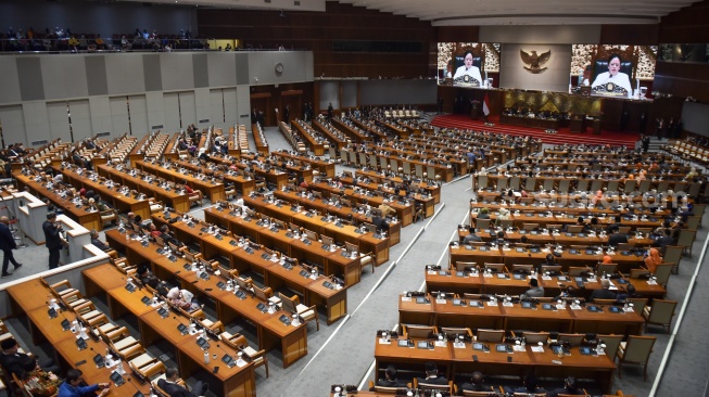 Tak Sudi Anggota DPR Dapat Duit Pensiun Seumur Hidup, Pekerja di Jakarta Murka: Gak Wakili Rakyat tapi Fasilitas Mewah!