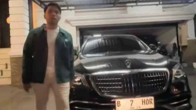 Mercedes-Benz S 400 L Thariq Halilintar ada yang janggal (TikTok)