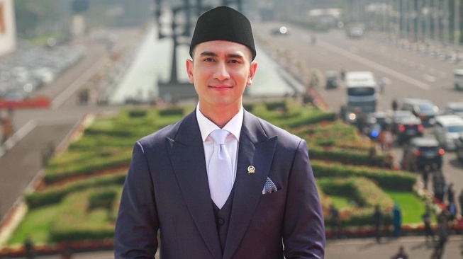 Verrell Bramasta dilantik sebagai anggota DPR (Instagram)