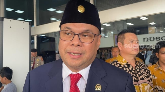 Anggota DPR RI dari fraksi PDIP yang juga Cucu Bung Karno, Romy Soekarno atau Hendra Rahtomo. (Suara.com/Bagaskara)