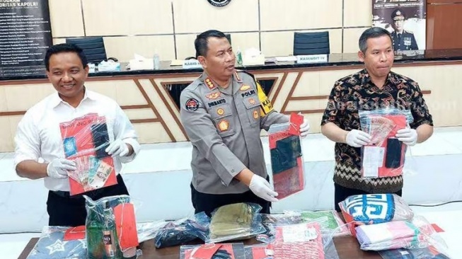 Polisi Bongkar Pesta Seks dan Tukar Pasangan di Kota Batu, 12 Orang Diamankan