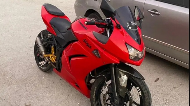 kawasaki Ninja 250 karbu (OLX)